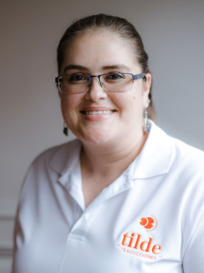 Gabriela Castro, Gestora de proyectos de traducción corporativa y Fundadora de Tilde Traducciones Gabriela Castro, Gestora de proyectos de traducción corporativa y Fundadora de Tilde Traducciones
